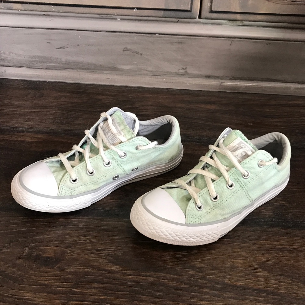 Converse - Picture 2 of 2